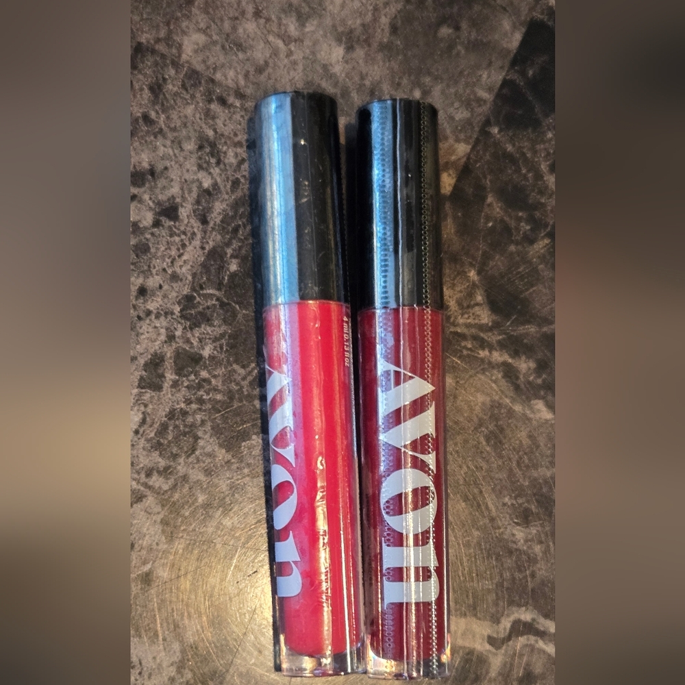 Set of 2 AVON SOFT MATTE LIQUID LIP TENACIOUS NEW Nem 1 & Nam 8 Red and Burgundy